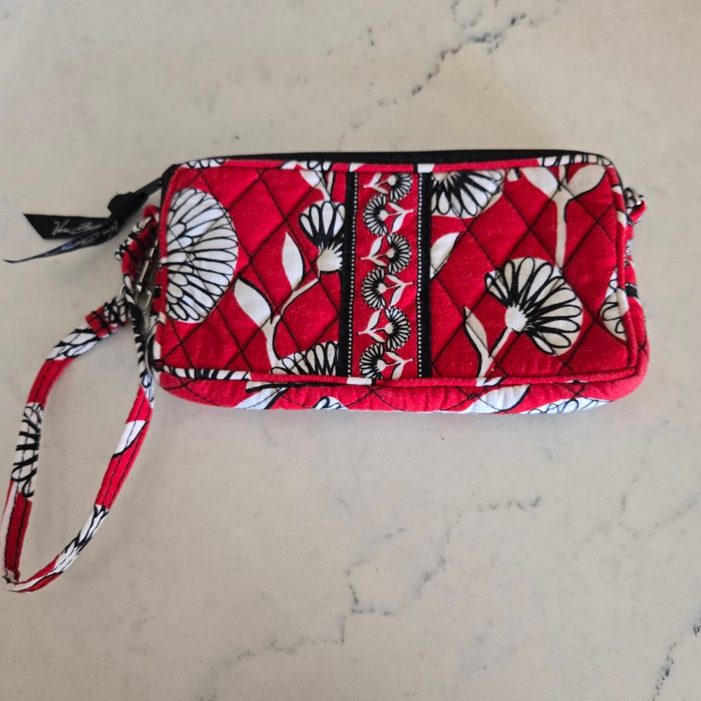 Women's Vera Bradley Deco Daisy Red White Black Floral Quilted Wristlet
